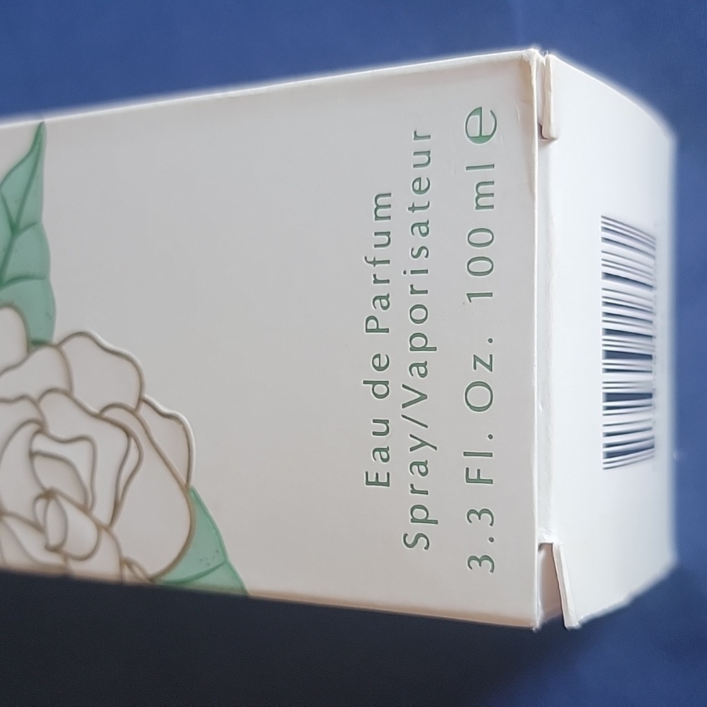 GARDENIA BY ELIZABETH TAYLOR EAU PARFUM SPRAY - Picture 3 of 4